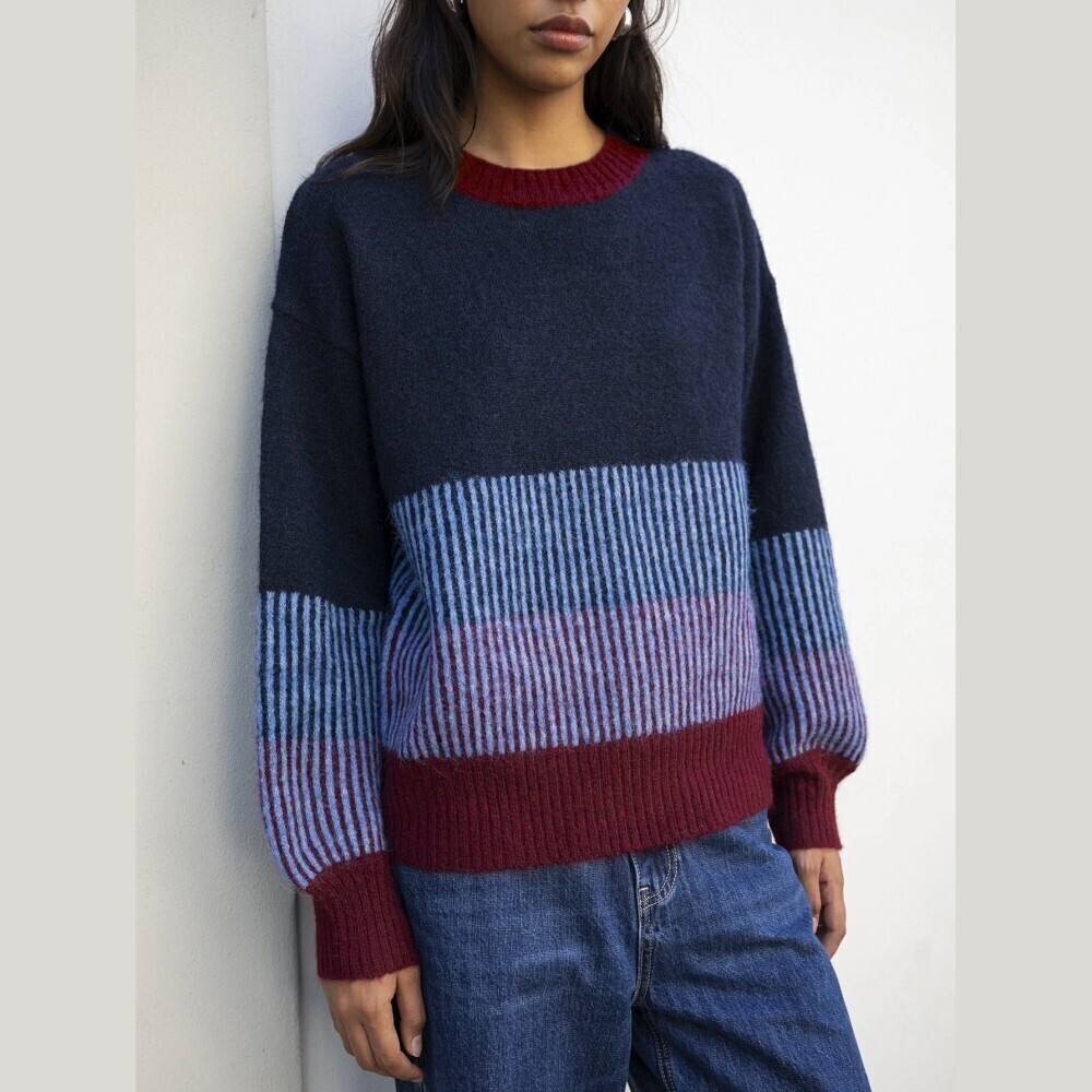 Navy / Red Colorblock Ribbed Knit Crew Neck Sweater with Burgundy Trim